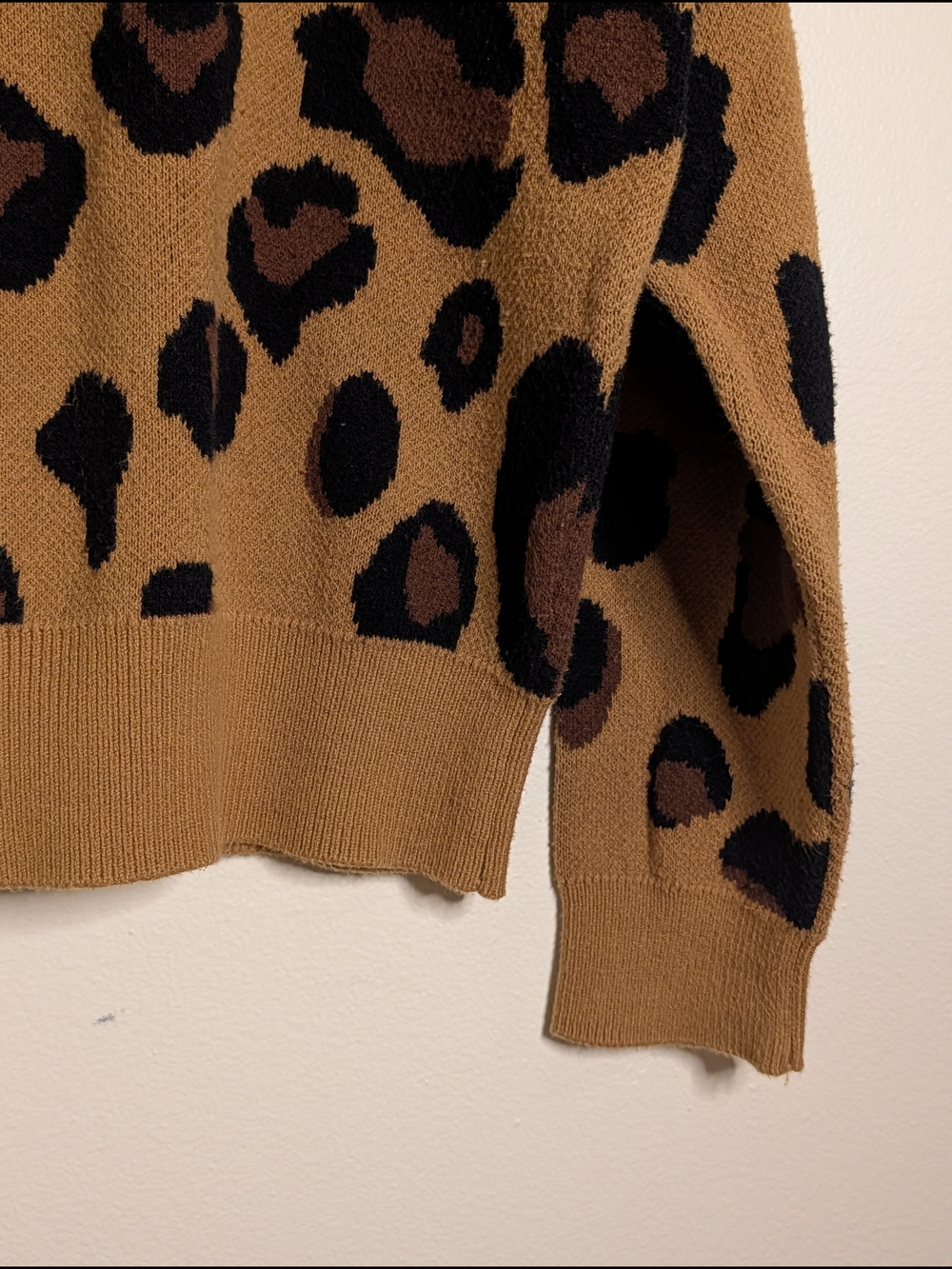 Leopard Print Sweater - Picture 4 of 6